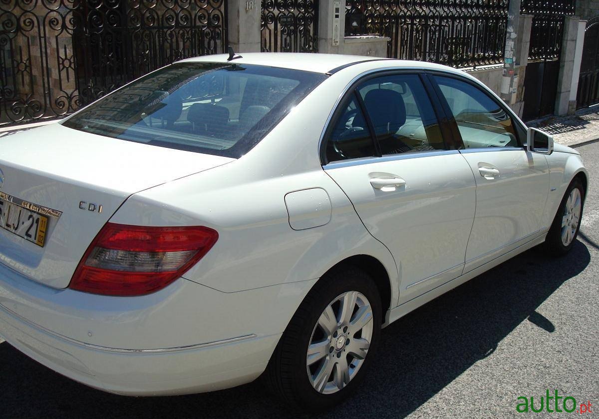 2011' Mercedes-Benz CL 220 Avantgarde photo #2