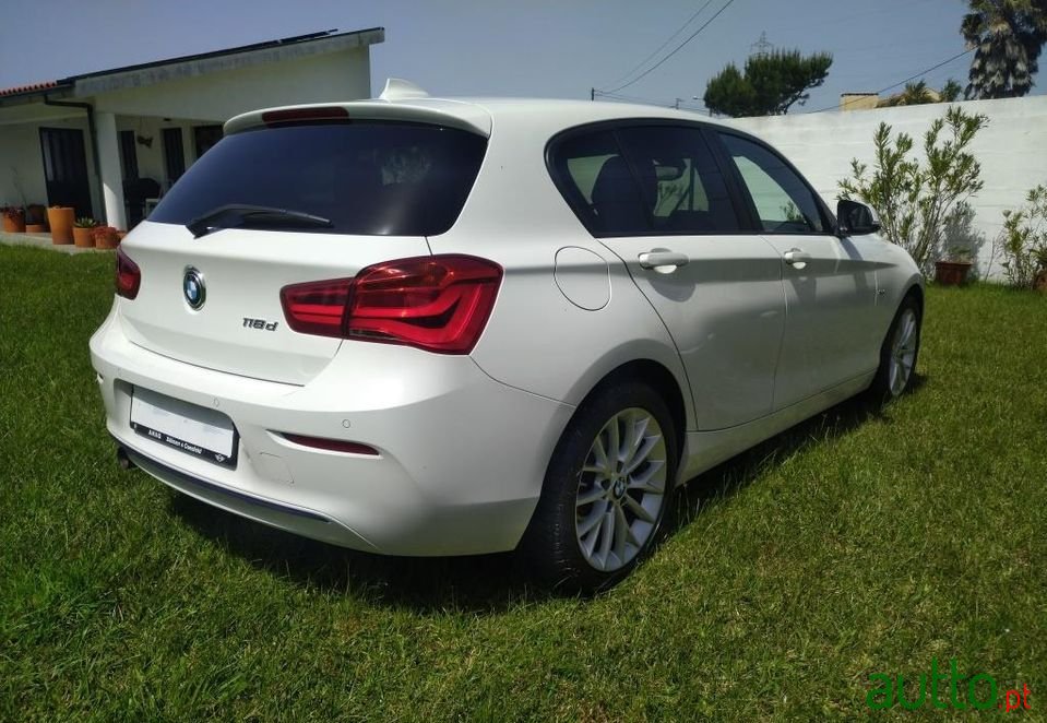 2017' BMW 118 photo #6