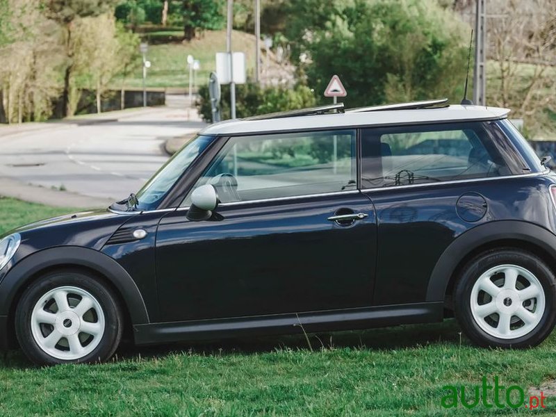 2008' MINI One 3 Portas photo #6