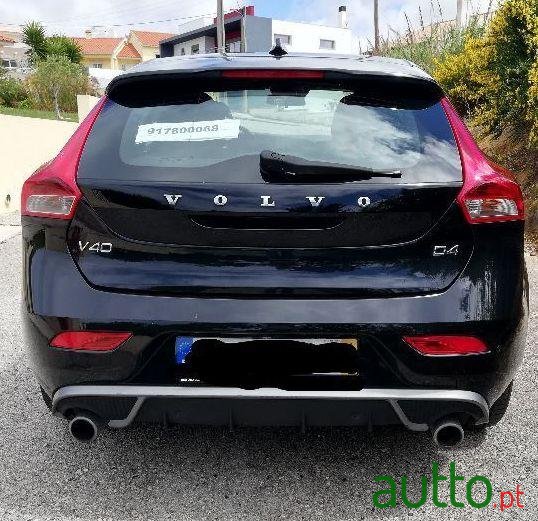 2014' Volvo V40 2.0 D4 R-Design photo #2