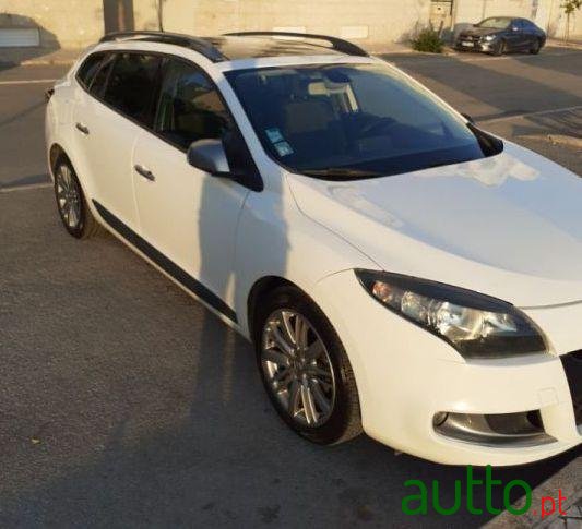 2010' Renault Megane Sport Tourer photo #1