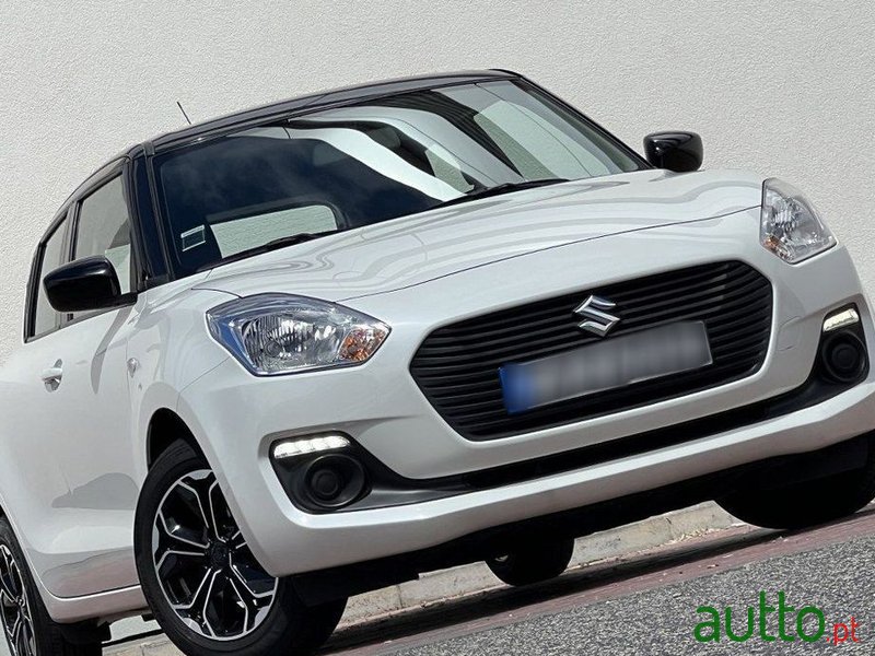 2019' Suzuki Swift photo #1