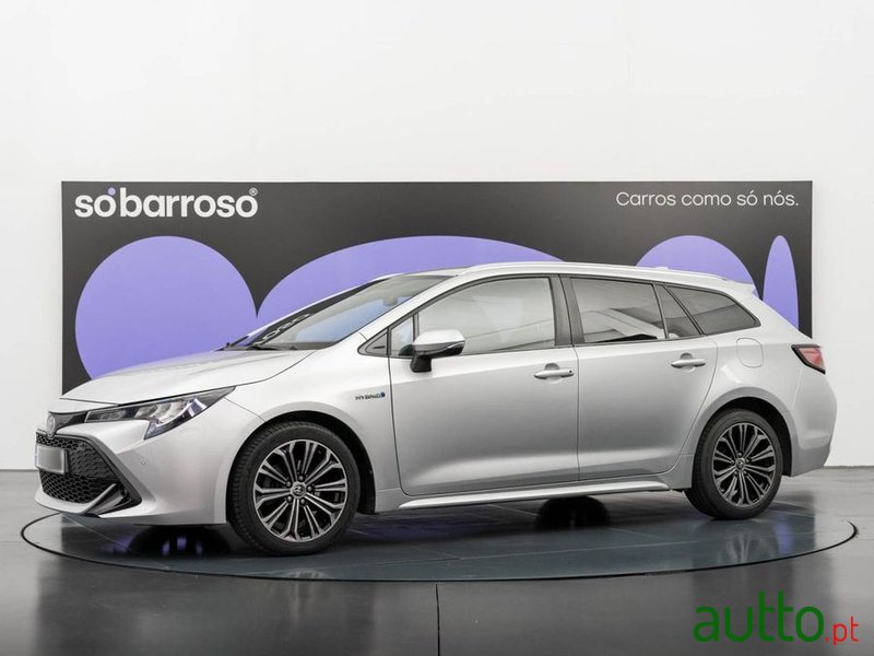 2020' Toyota Corolla Touring Sports photo #3