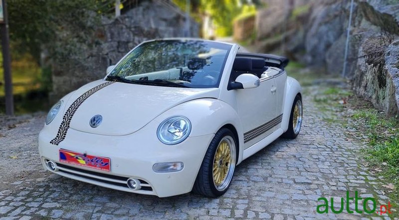 2004' Volkswagen New Beetle photo #1