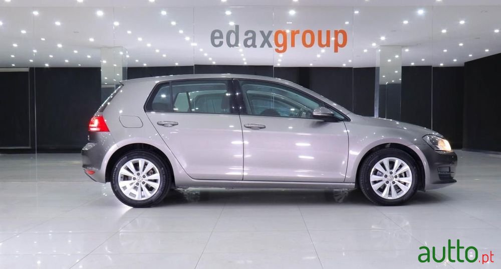 2016' Volkswagen Golf photo #2