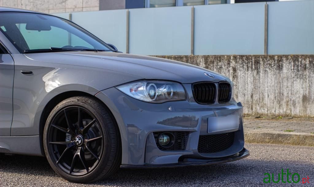 2009' BMW 120 photo #1