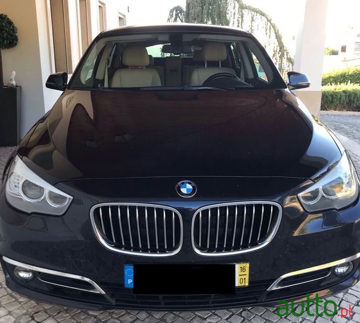 2016' BMW 520 Gran Turismo photo #1