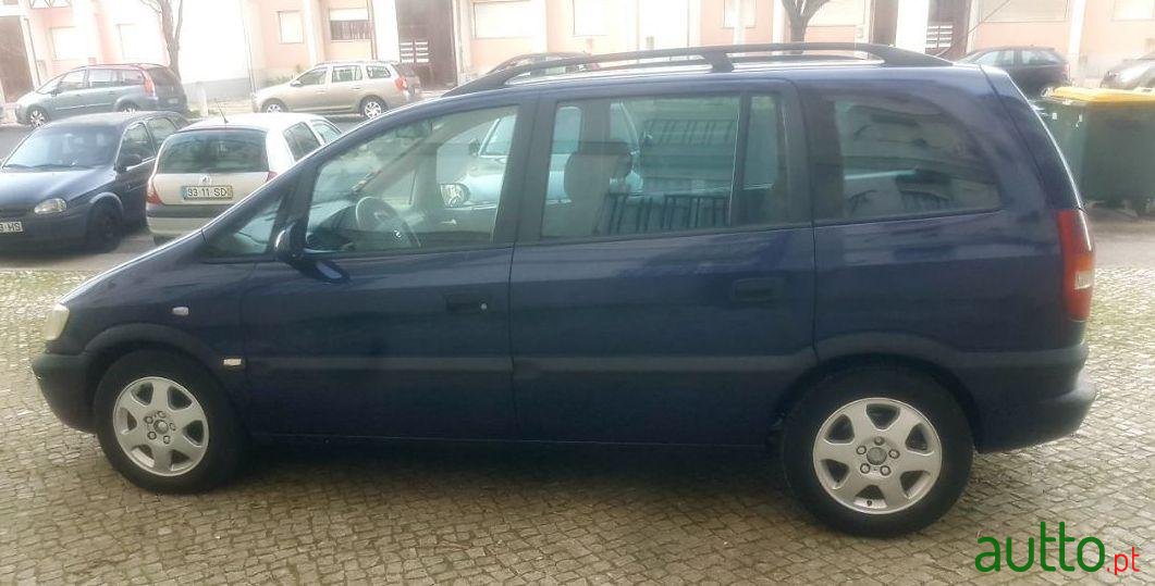 2000' Opel Zafira photo #1
