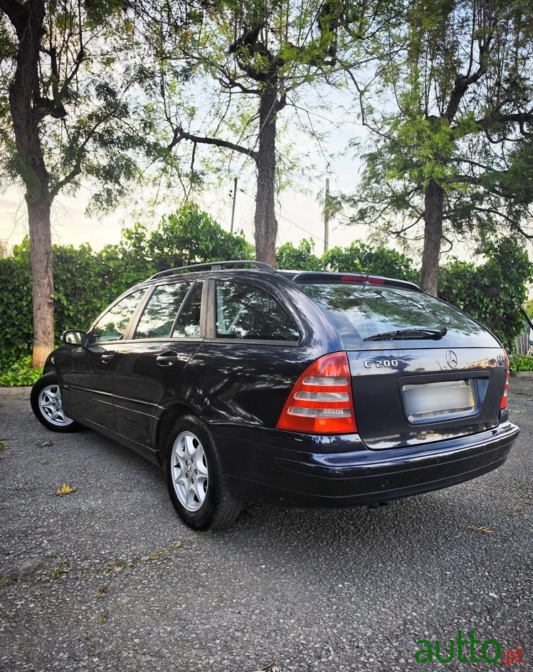 2004' Mercedes-Benz Classe C photo #4