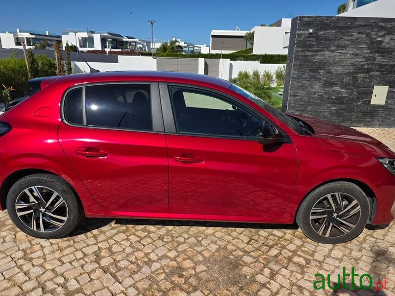2023' Peugeot 208 photo #3