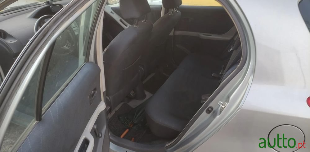 2007' Toyota Yaris photo #6