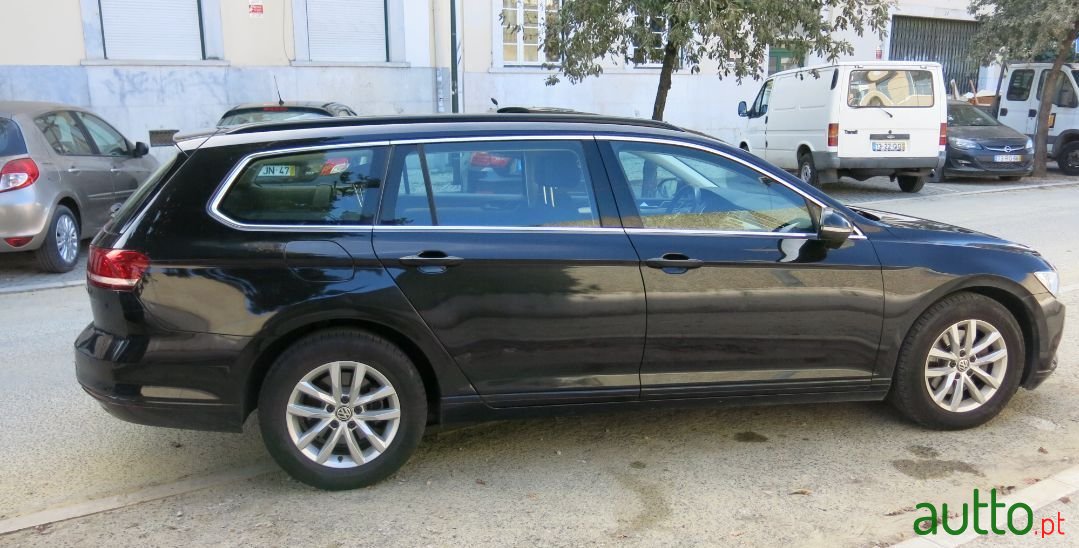 2009' Volkswagen Passat Variant photo #4