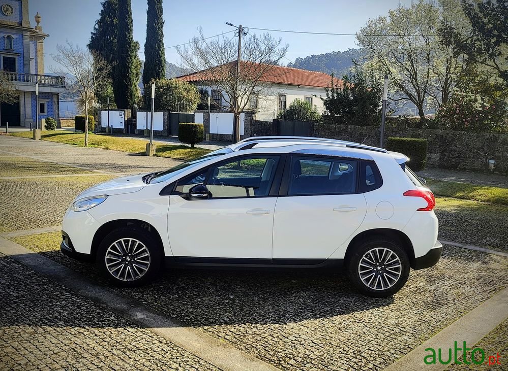 2014' Peugeot 2008 photo #4