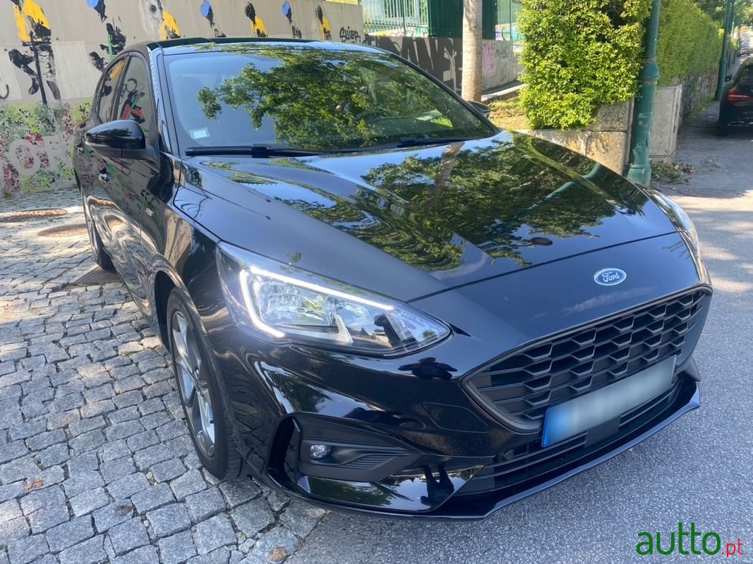2020' Ford Focus photo #1