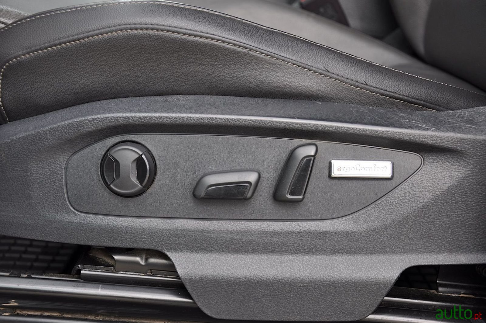 2018' Volkswagen Amarok photo #4