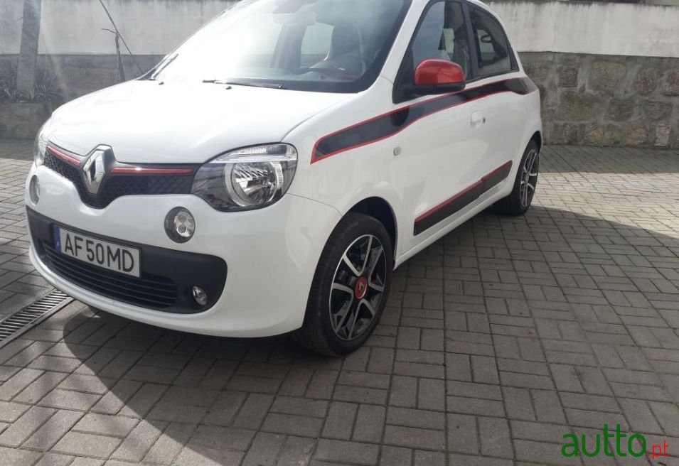 2015' Renault Twingo Sport photo #2