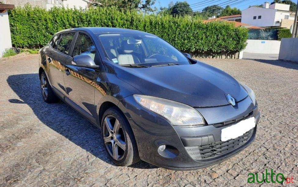 2010' Renault Megane Dinamycs photo #3