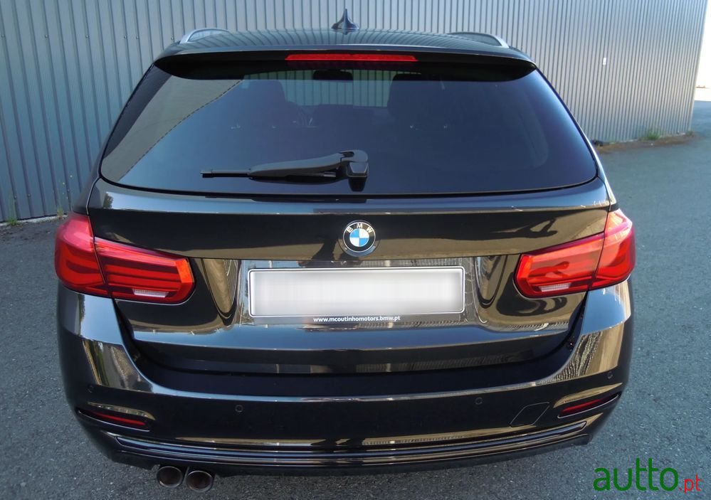 2017' BMW 320 photo #2