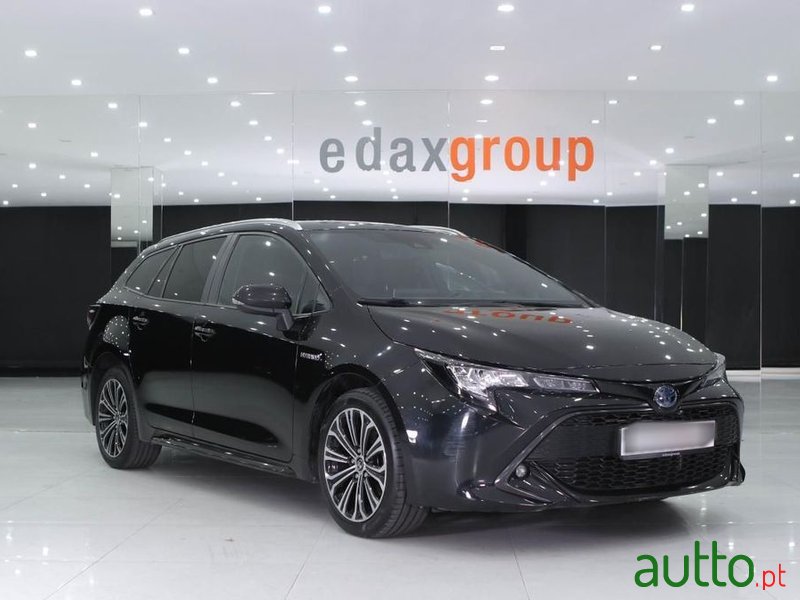 2020' Toyota Corolla Touring Sports photo #1