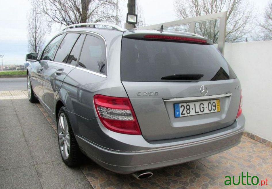 2011' Mercedes-Benz C-250 photo #1