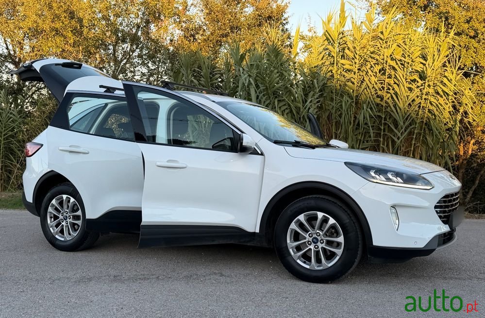 2021' Ford Kuga photo #2