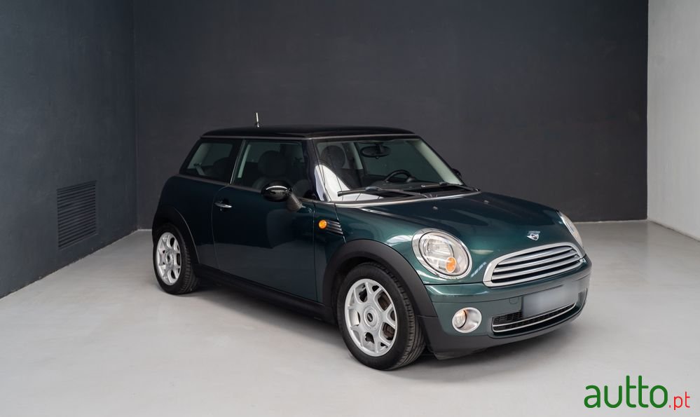 2007' MINI Cooper 3 Portas photo #1