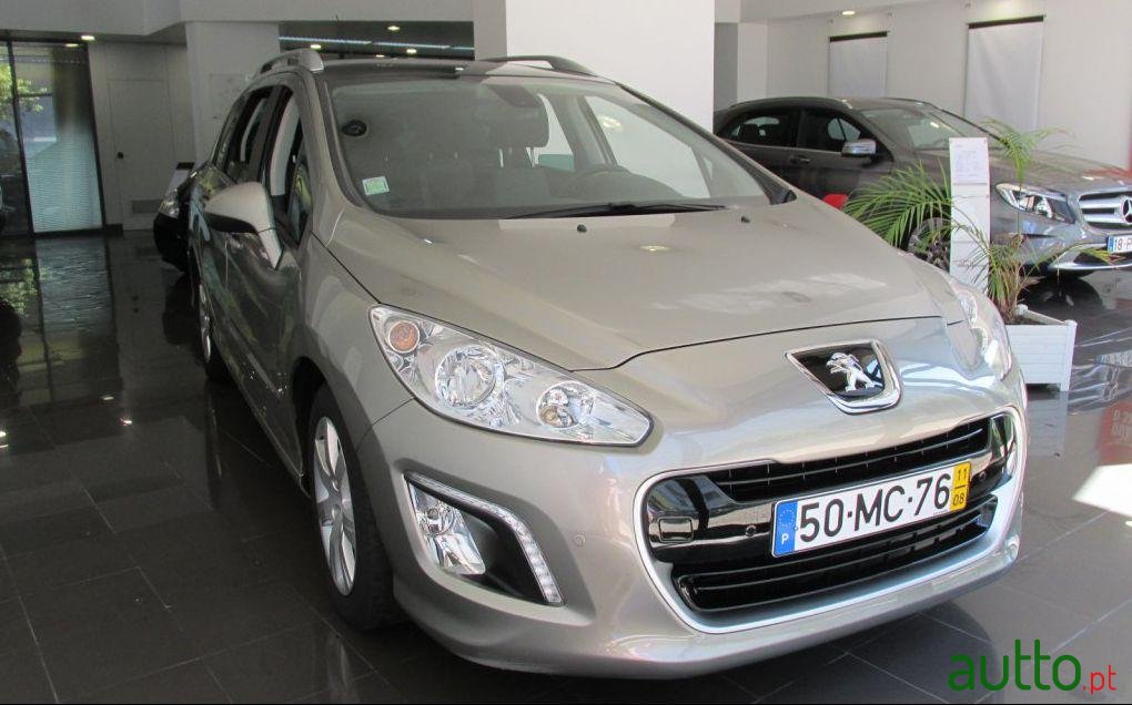 2011' Peugeot 308 SW 1.6 e-HDi Access CMP6 photo #3