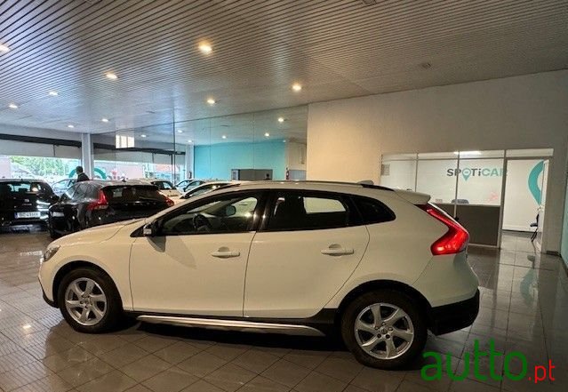 2018' Volvo V40 Cross Country 2.0 D2 photo #6