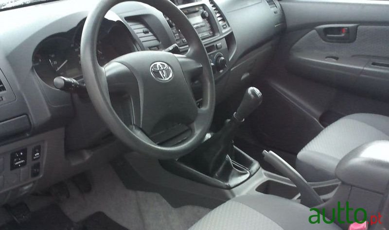 2012' Toyota Hilux photo #1
