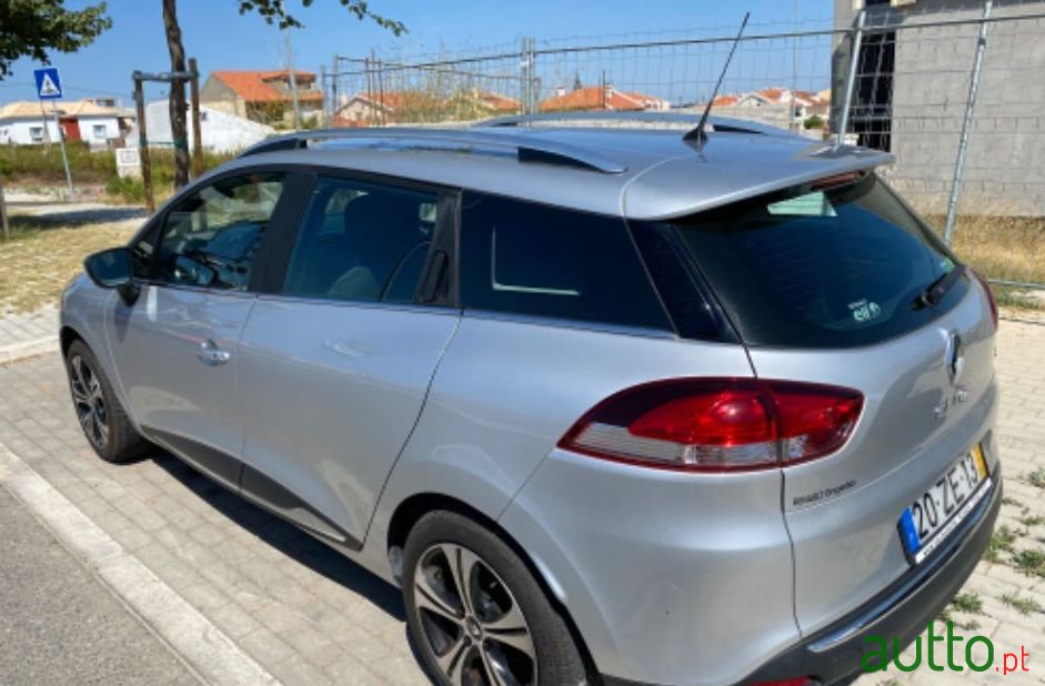 2015' Renault Clio photo #2