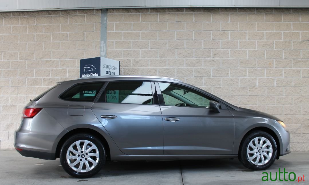 2015' SEAT Leon St photo #4