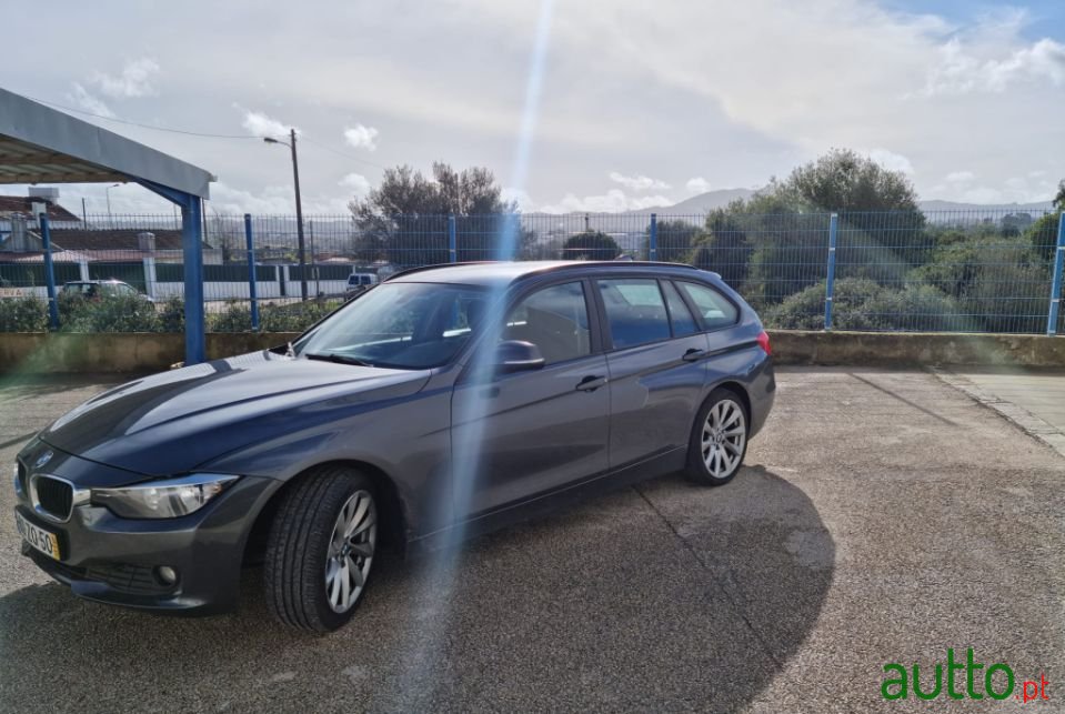 2014' BMW 318 photo #5