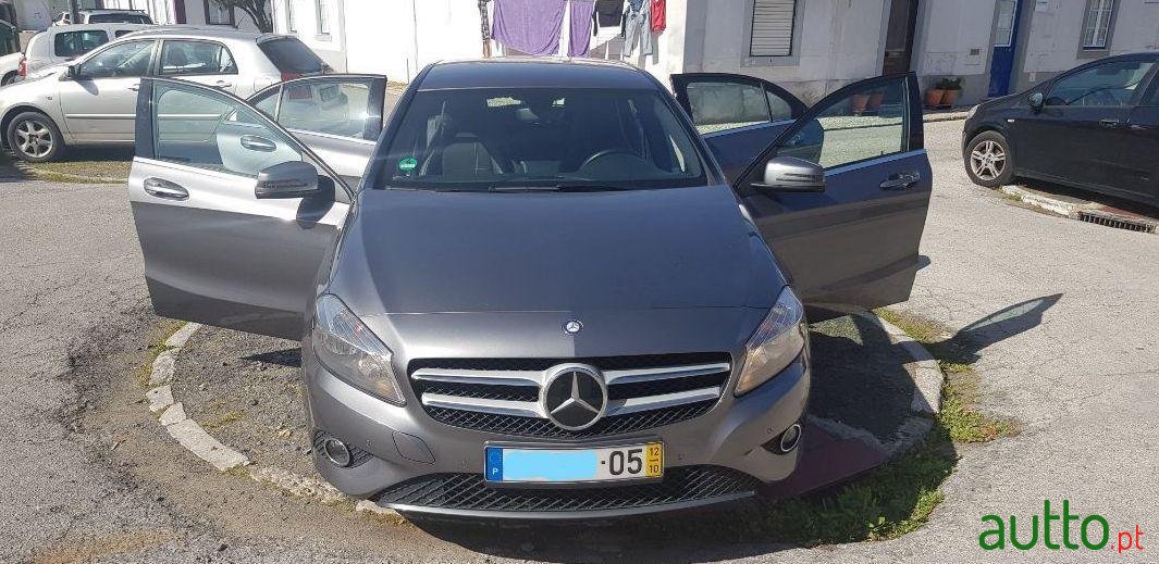 2012' Mercedes-Benz A-180 Cdi photo #1