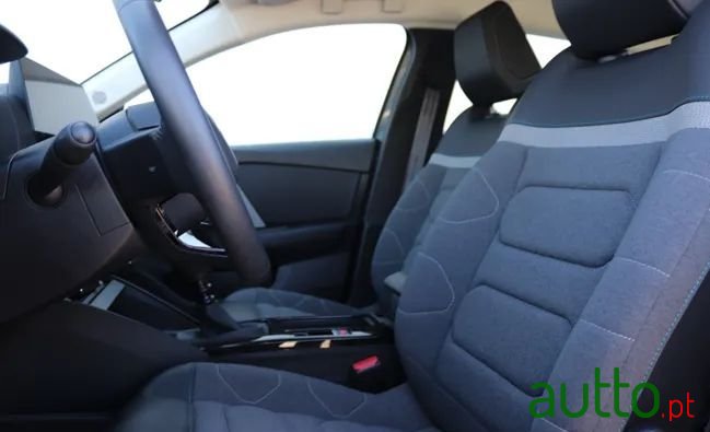 2020' Citroen C4 photo #5