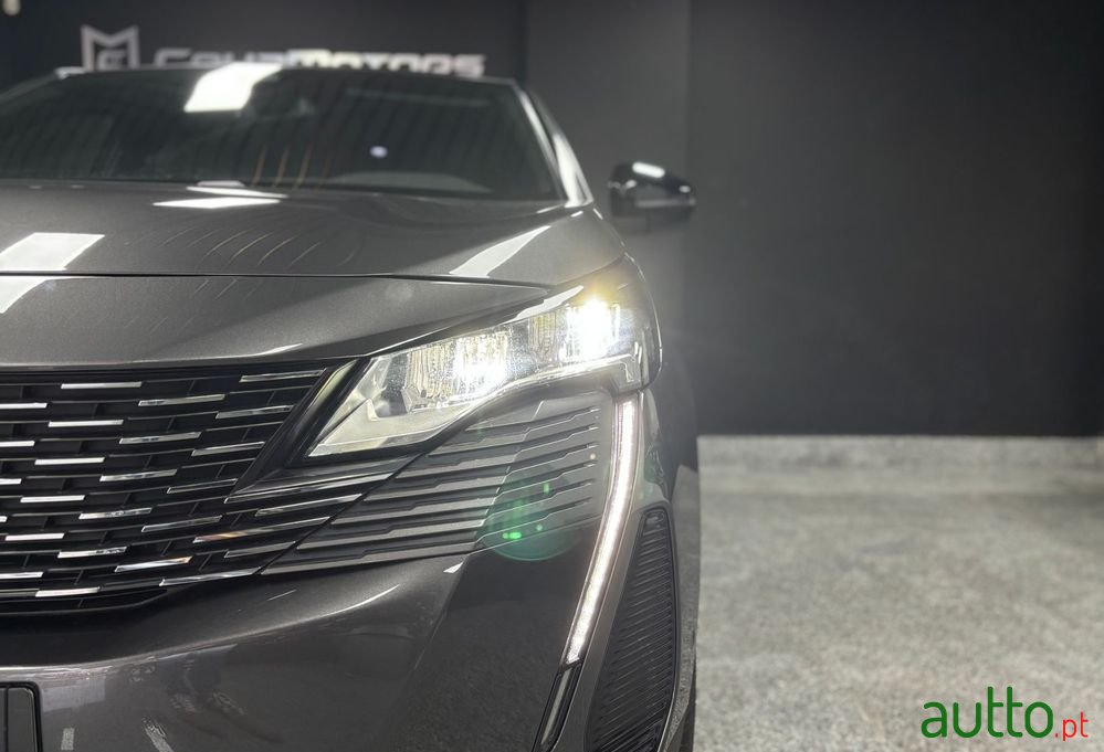 2023' Peugeot 3008 photo #3