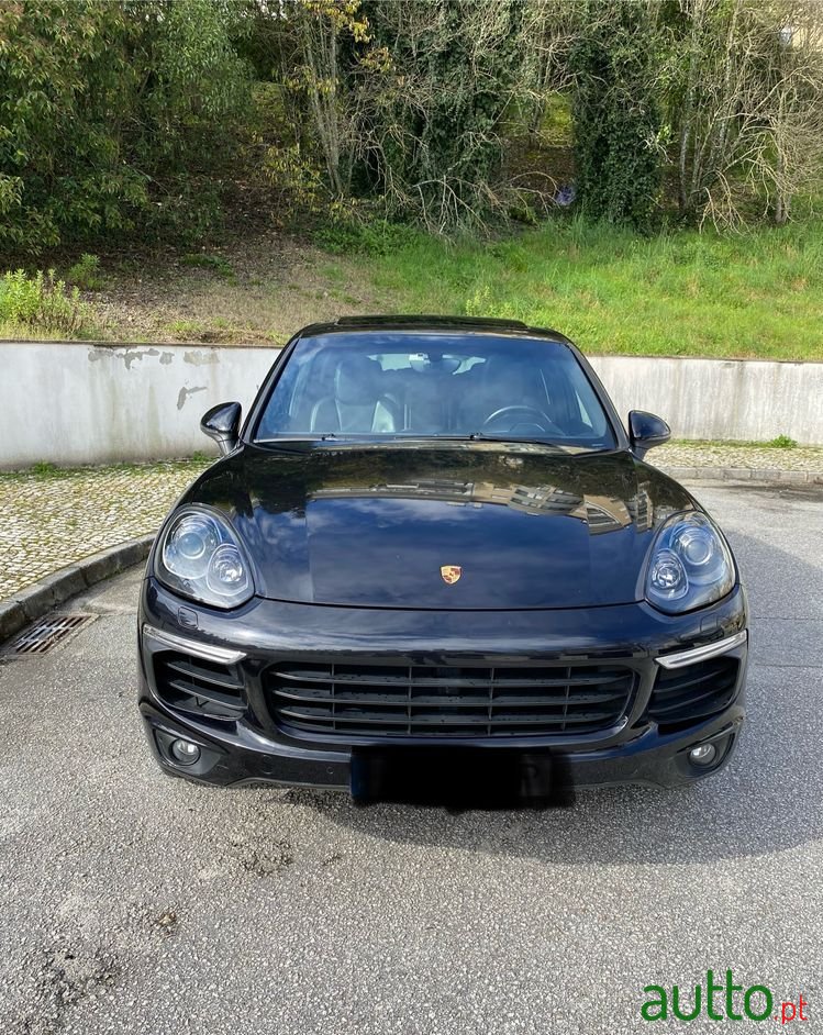 2016' Porsche Cayenne S E-Hybrid Platinum Edition photo #1