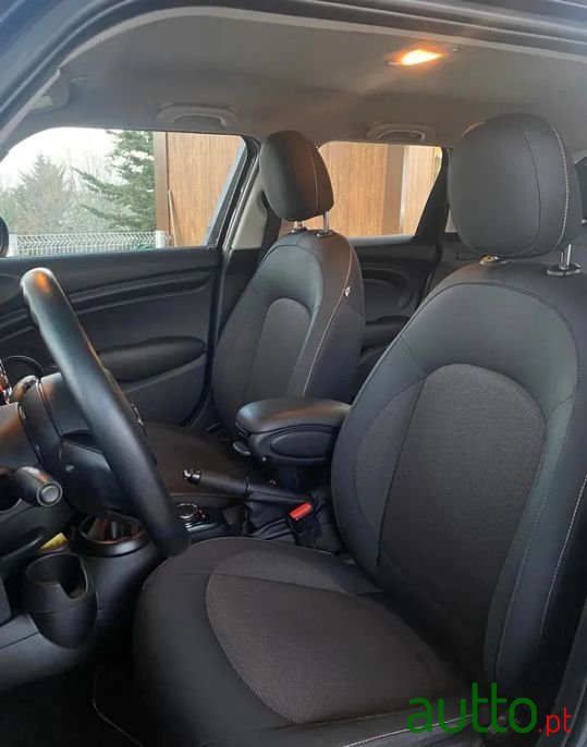 2015' MINI One D photo #5