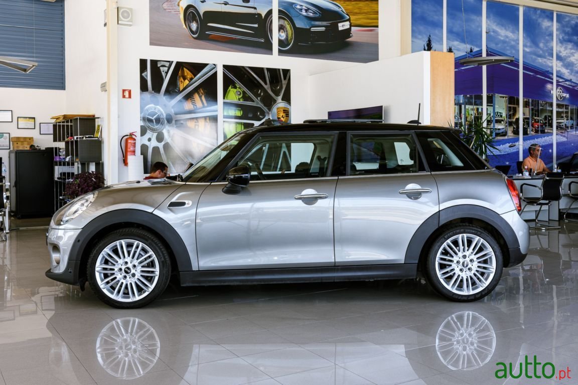 2017' MINI Cooper photo #2