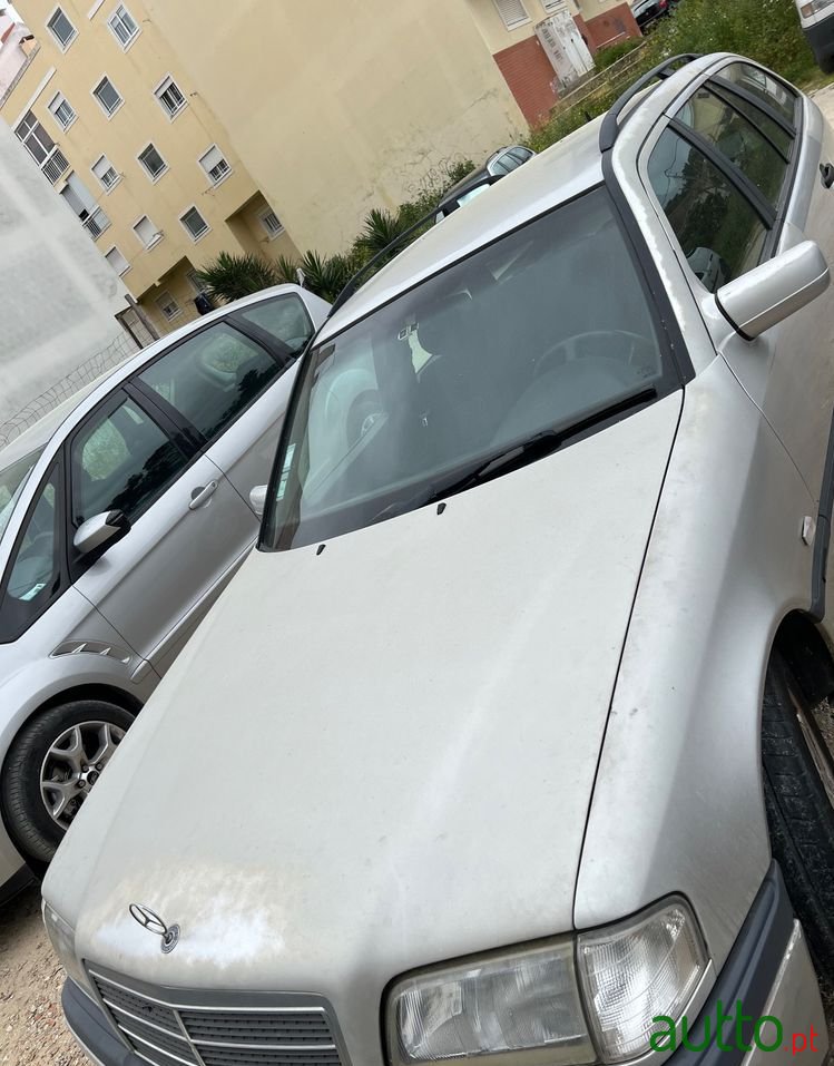 1999' Mercedes-Benz 220 photo #2