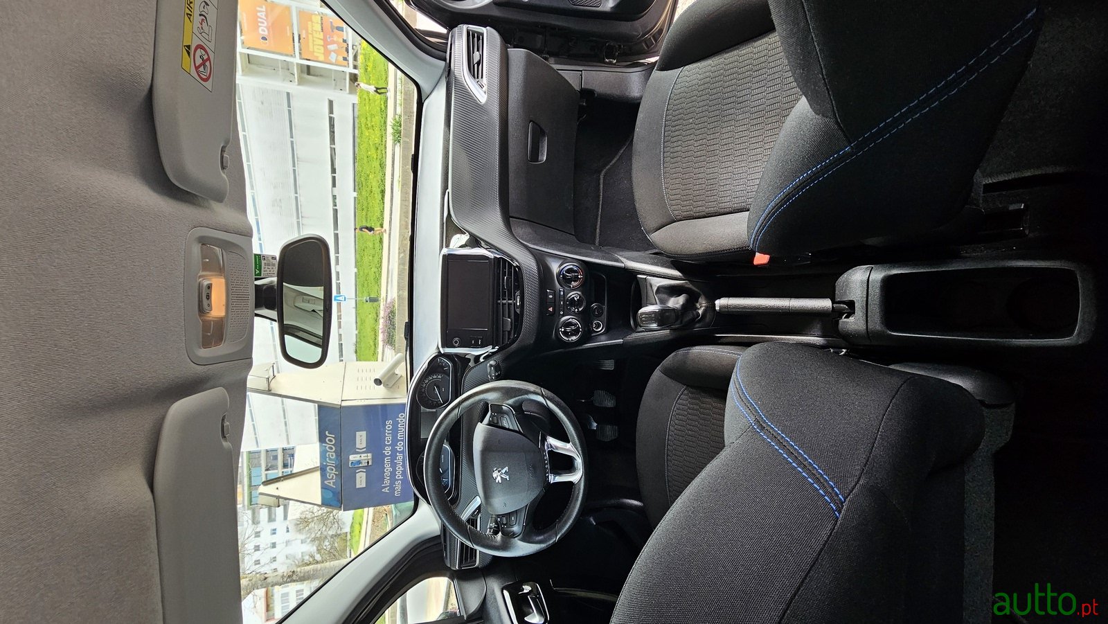 2018' Peugeot 208 photo #2