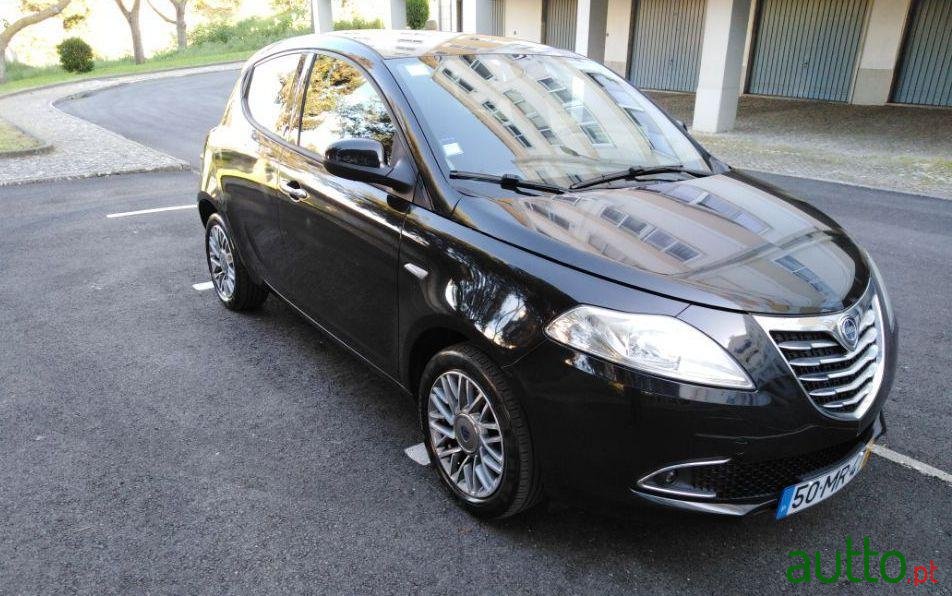 2012' Lancia Ypsilon 1.2 Oro photo #2