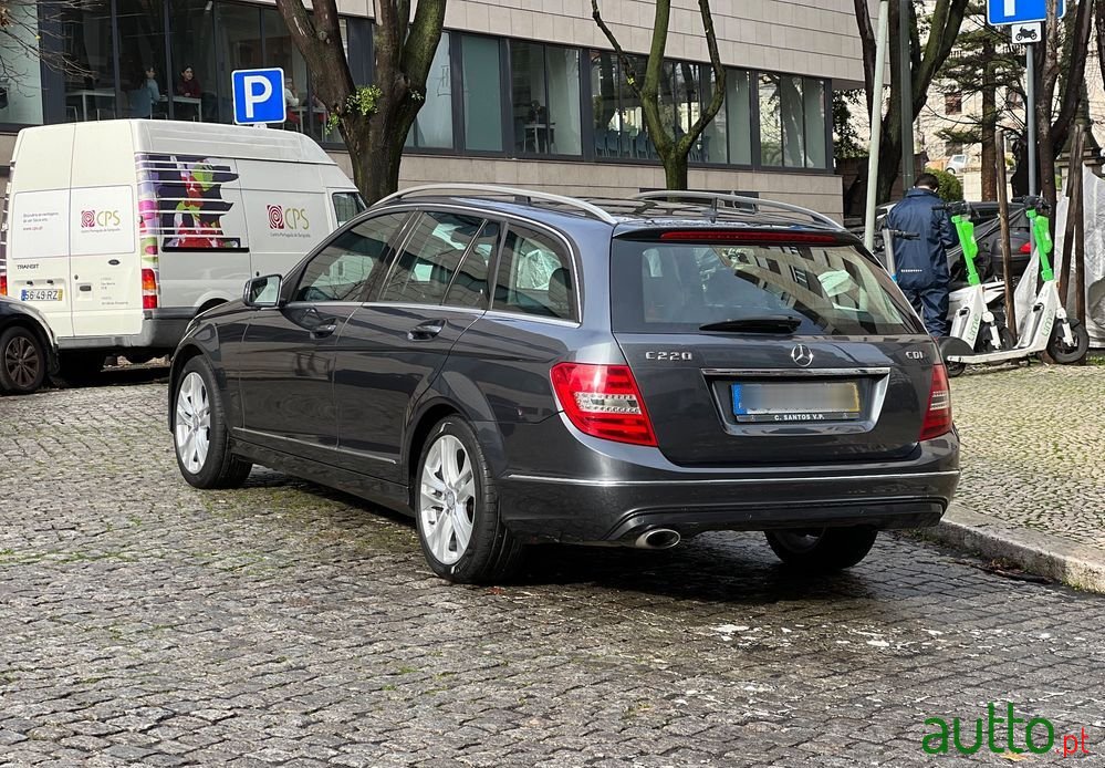 2013' Mercedes-Benz Classe C photo #4