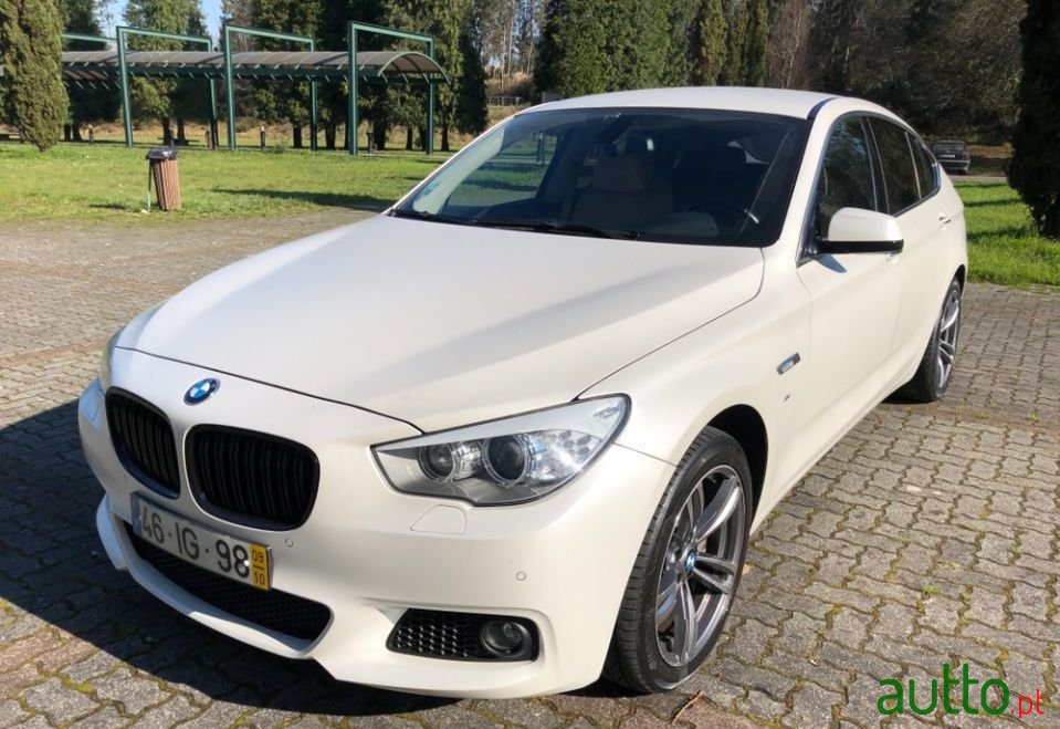 2009' BMW 530 Gran Turismo photo #1