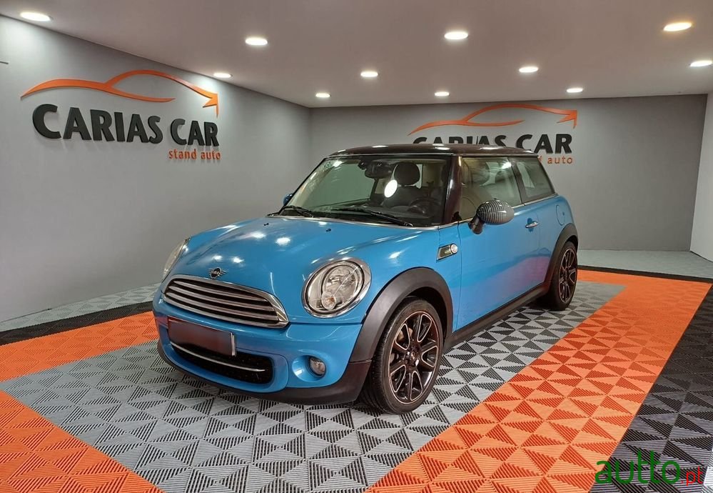 2012' MINI Cooper D 3 Portas photo #1