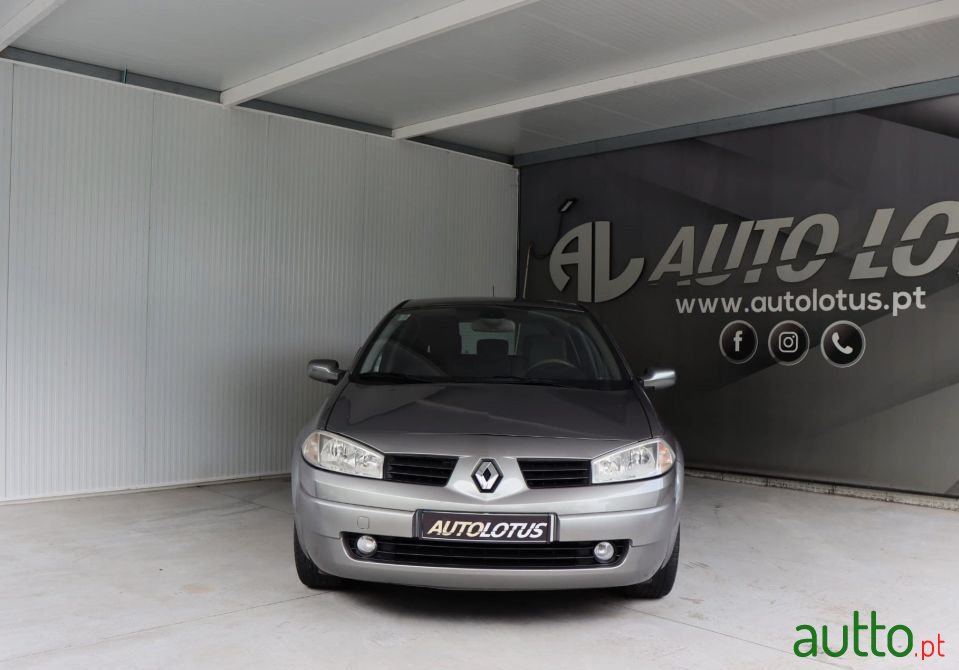 2004' Renault Megane photo #2
