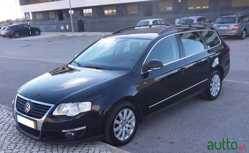 2007' Volkswagen Passat Variant photo #2
