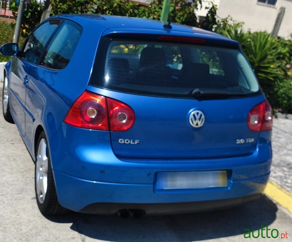 2005' Volkswagen Golf photo #3