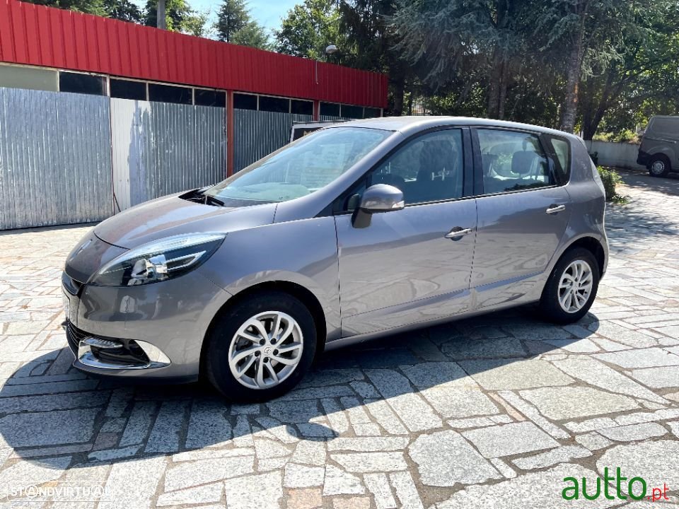 2012' Renault Scenic photo #3