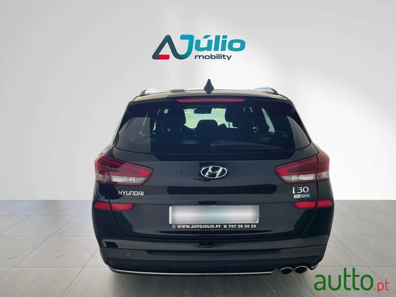 2022' Hyundai i30 Sw photo #4