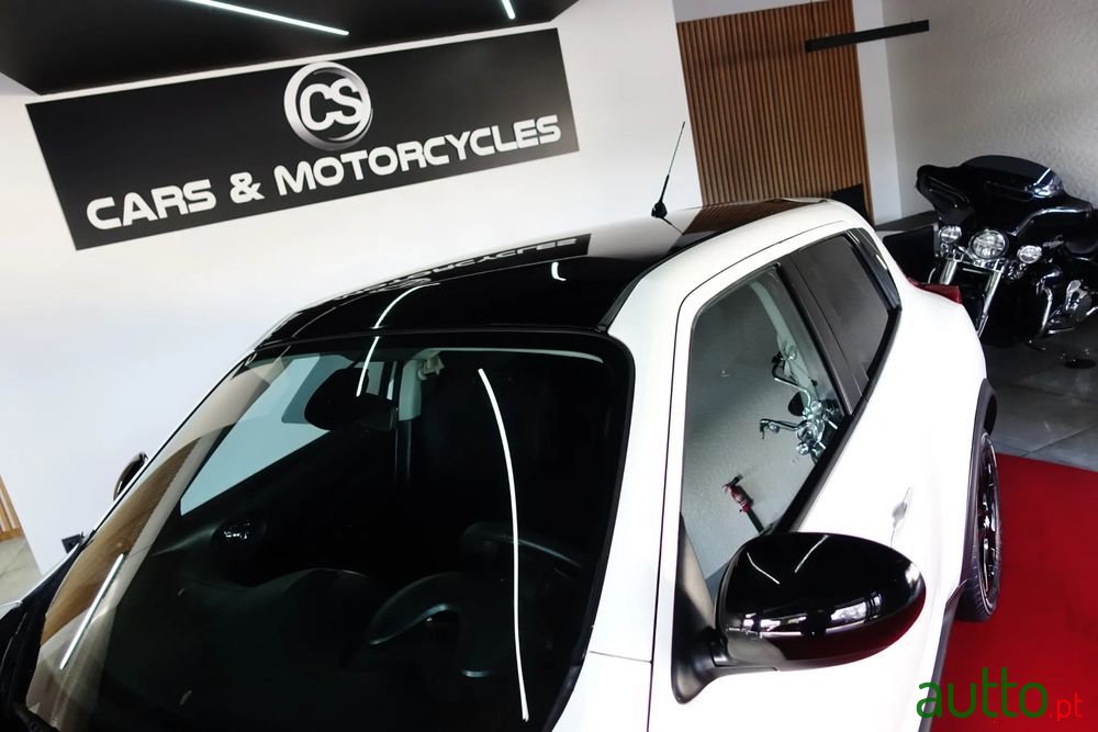 2012' Nissan Juke photo #3